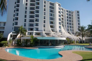 Umhlanga Rocks  beachfront . Breakers Resort . Large studio apartment