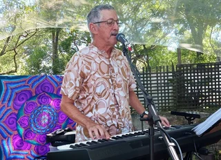 MUSICIAN /Live Music with STAN the MAN . Keyboard / Vocals .  Music from the 60s and 70s . .