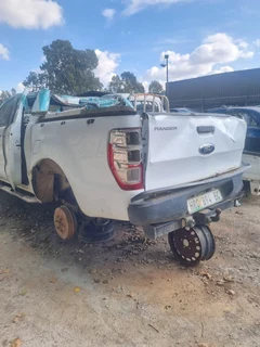 Ford Ranger Double Cab 2.2 2016 now available for stripping