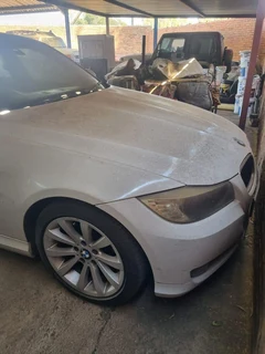 Bmw E90 320i available for stripping