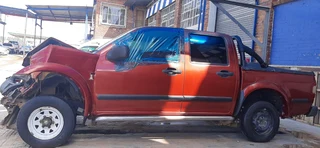 Izuzu Double Cab 2005 KB240 now stripping for spares