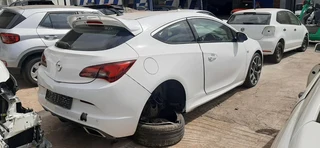 Ople Astra OPC 2.0T 2015 now available for stripping!!!