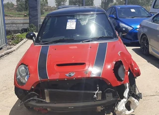 2011 Mini Cooper S - Now Stripping For Spares - City Reef Auto Spares