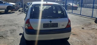 Renault Clio 2 1.2 2002 available for stripping