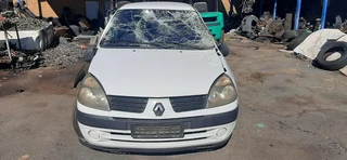 Renault Clio 2 1.2 2002 available for stripping