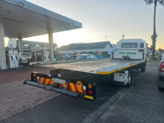 Isuzu truck 7.5 toner rollback licensed