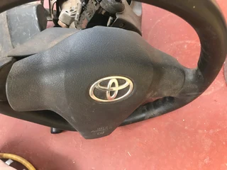 Toyota yaris  airbags