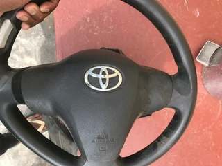 Toyota yaris  airbags
