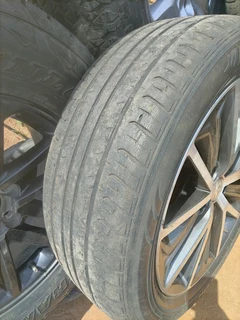 Hyundai Tucson rim &amp; tyre