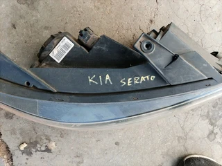 Kia cerato head light