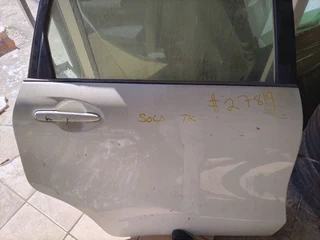 Toyota avanza 3 right doors