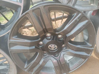 Toyota hux rim