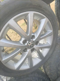Vw jetta 5 rim and tyrw