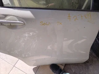 Toyota avanza phase 3 left rear door