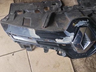 Renault Clio Iv main grill
