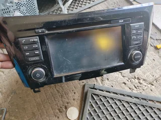 Nissan qashqai touch screen radio
