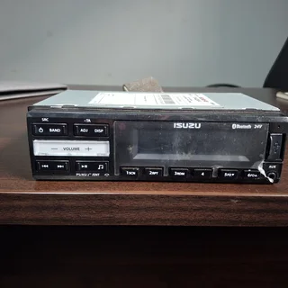 24V Clarion Radio