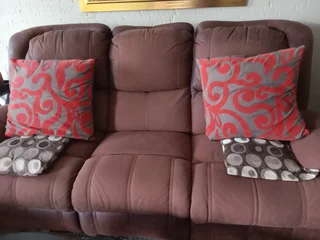 Sofas - Ad posted by Johannah Bogatsu