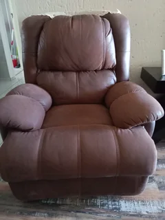 Sofas - Ad posted by Johannah Bogatsu