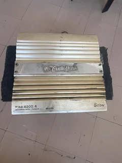 Forsale  car amplifier and woofer spe