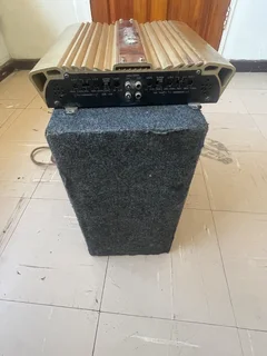 Forsale  car amplifier and woofer spe
