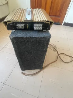 Forsale  car amplifier and woofer spe