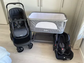 Chelino - Onida Flex II Black Travel System and Next to Me Cot with Angelcare baby monitor