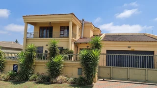 5 Bedroom double story House in Liefde en Vrede