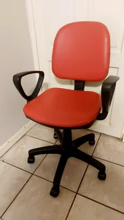 Kids Bed (Car Bed) , Matress, Study Table and Chair - R 6000