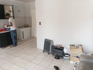 Cottage and 2 bed room house for rent