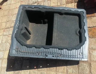 BMW E90 fuel tank complete with fuel pump, door panels and a bucket