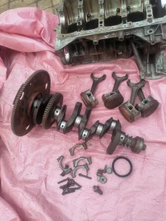 BMW e90 320i 2007 A/T engine block, crankshaft and pistons