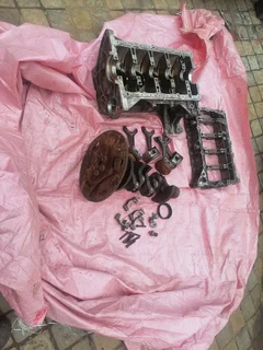 BMW e90 320i 2007 A/T engine block, crankshaft and pistons