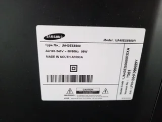 Title: Samsung 40" LED TV – UA40ES5600R / UA40ES5600 – Works, Some Screen Spots – R1,500Price