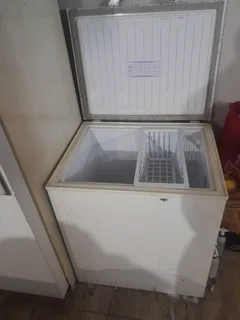 Defy deep freezer 210 liter