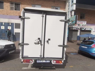 2006 Hyundai H100 Bakkie 2.6D Chassis Cab, White with 89000km available now!