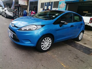 2010 Ford Fiesta 1.4 Ambiente 5-Door, Blue with 98000km available now!