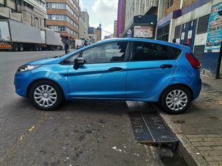 2010 Ford Fiesta 1.4 Ambiente 5-Door, Blue with 98000km available now!