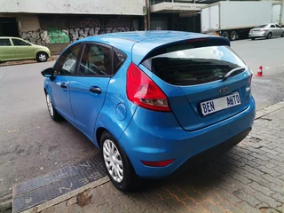 2010 Ford Fiesta 1.4 Ambiente 5-Door, Blue with 98000km available now!