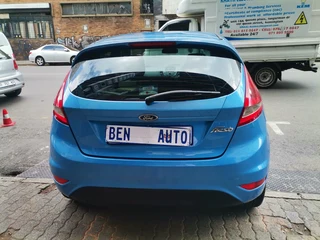 2010 Ford Fiesta 1.4 Ambiente 5-Door, Blue with 98000km available now!