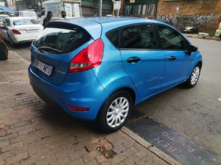 2010 Ford Fiesta 1.4 Ambiente 5-Door, Blue with 98000km available now!