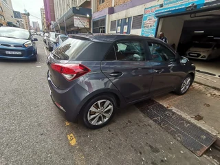 2016 Hyundai i20 1.4 Fluid, Grey with 75000km available now!