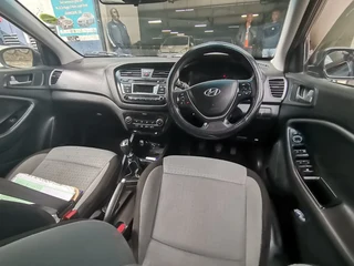 2016 Hyundai i20 1.4 Fluid, Grey with 75000km available now!