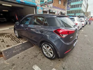 2016 Hyundai i20 1.4 Fluid, Grey with 75000km available now!