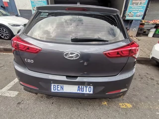 2016 Hyundai i20 1.4 Fluid, Grey with 75000km available now!