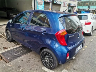 2015 Kia Picanto 1.0 LS, Blue with 75000km available now!