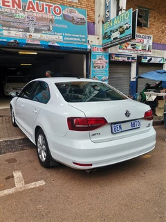 2018 Volkswagen Jetta 1.4 TSI Comfortline, White with 75000km available now!