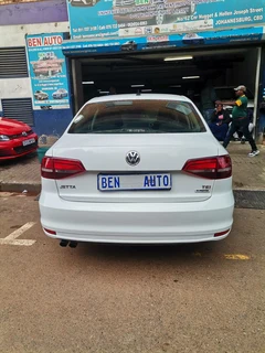 2018 Volkswagen Jetta 1.4 TSI Comfortline, White with 75000km available now!