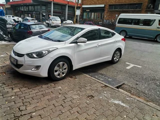 2013 Hyundai Elantra 1.6 GL, White with 88000km available now!