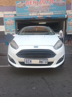 2013 Ford Fiesta 1.0 EcoBoost Ambiente, White with 105000km available now!